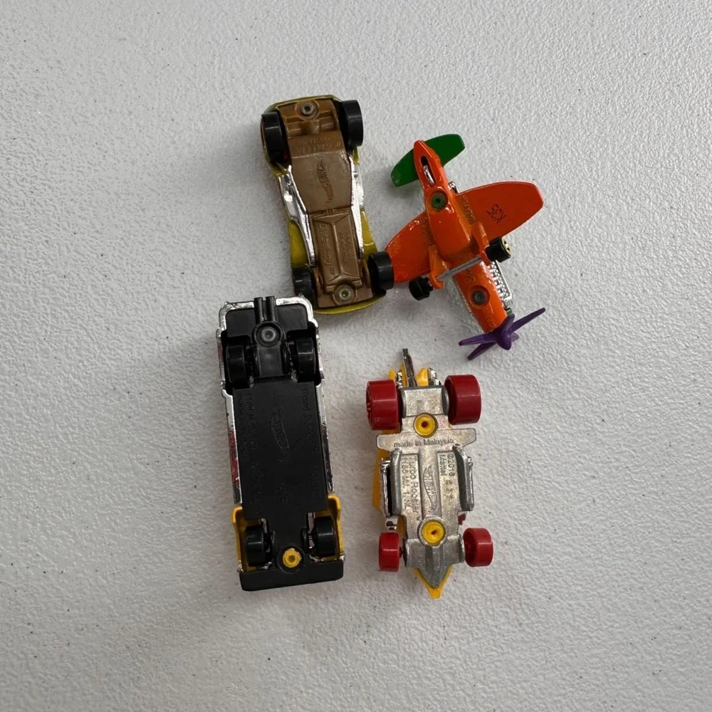 Hot Wheels Die-Cast Toy Car Plane Set Of 4 Road Bandit Turbo Rooster 2018 Car‎